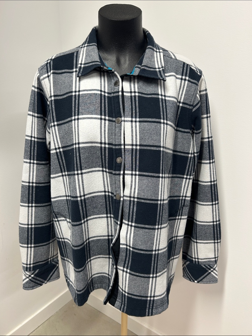 Eddie Bauer Fleece Lined Flannel Shacket Navy White Plaid Snap Front